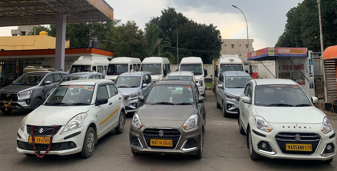 A/C and Non-A/C Vehicles for Tourist Purposes