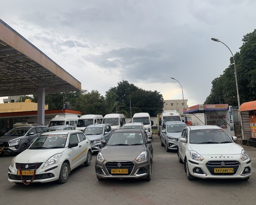 Byraveshwara Tours and Travels cabs side image